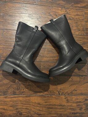 Women's Black Mid-Calf Boots